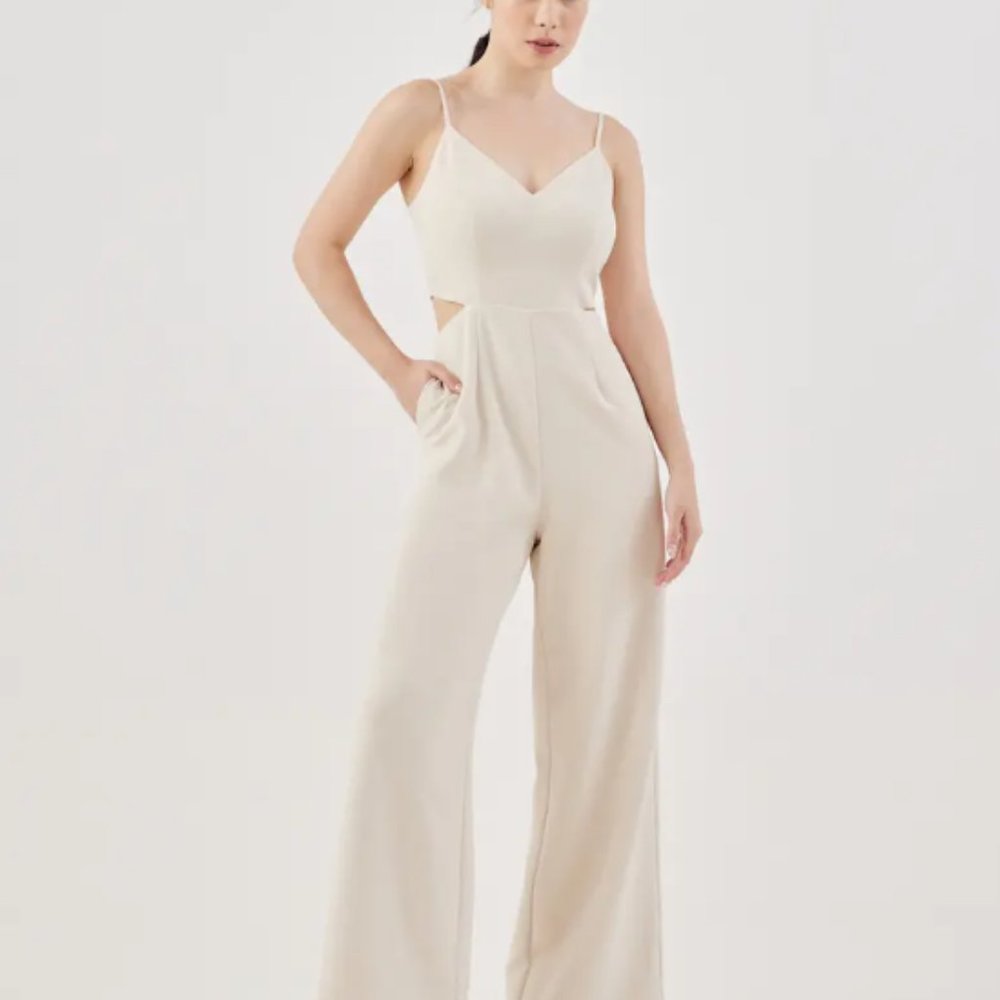 NWT Love Bonito Padded Cut Out Beige Cream Jumpsuit (BRAND NEW) Size 8 Medium